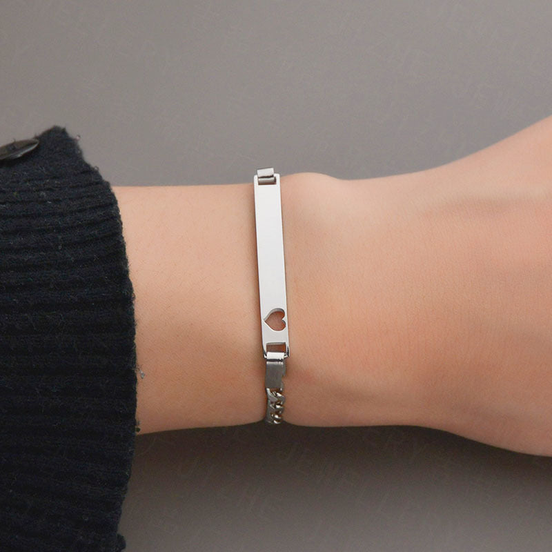 Bracelet incurvé en forme de cœur creux en acier inoxydable