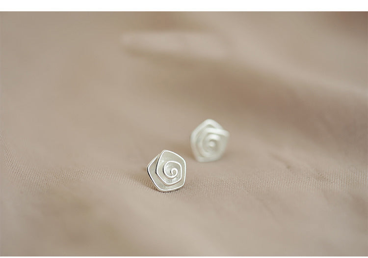 Boucles d'oreilles à tige en forme de fleur en spirale en argent sterling