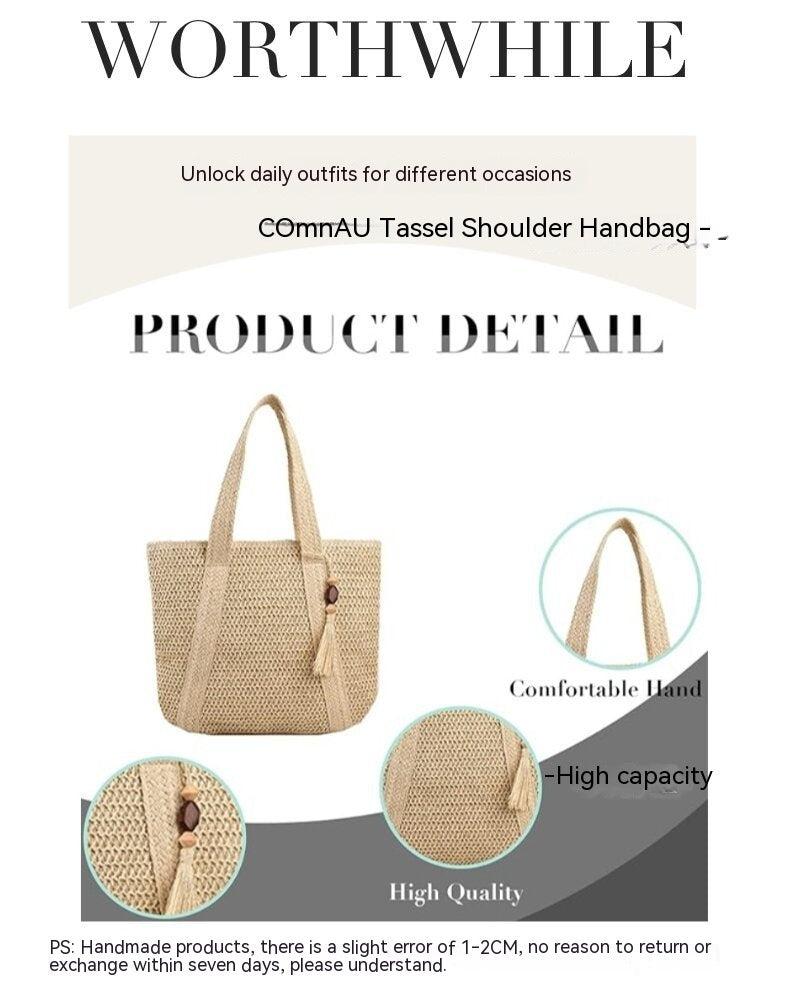 Bolso de paja para mujer con borlas tejidas en la playa