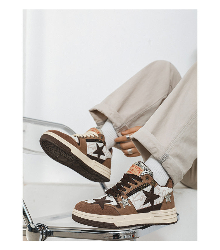 Zapatos de diseño minoritario retro con estrella marrón