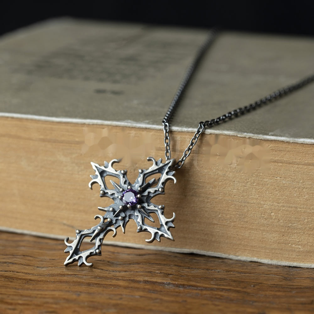 Pendentif croix de style sombre en argent sterling entier