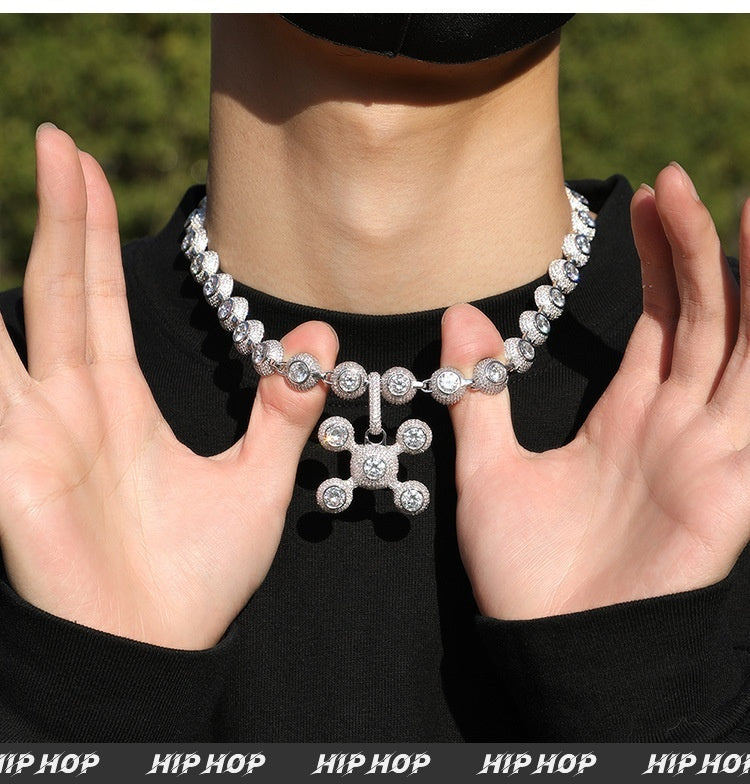 Collier en cuivre incrusté de diamants de Zircon, pendentif d'ornement de rue Cool à la mode