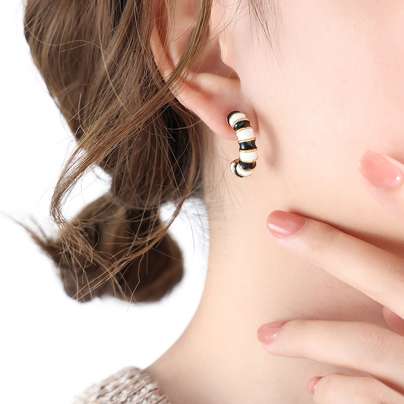 Boucles d'oreilles collier d'huile colorée en forme de U