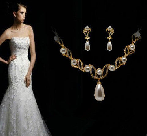 Suite collier et boucles d'oreilles en perles de cristal et strass