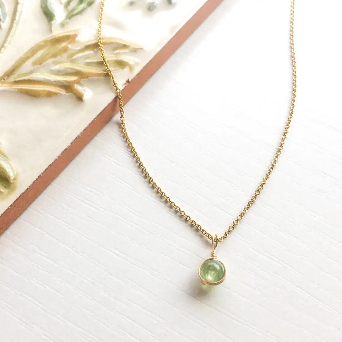 Fashion Simple Water Grass Stone Necklace Ornaments