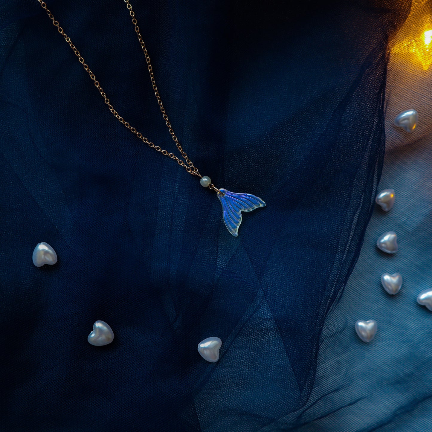 Collar simple con cola de perla y cola de sirena