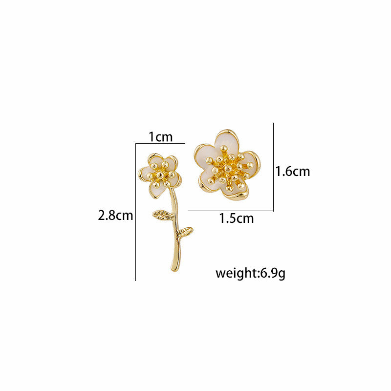 Silver Needle Pure And Beautiful Asymmetric Flower Stud Earrings Narcissus