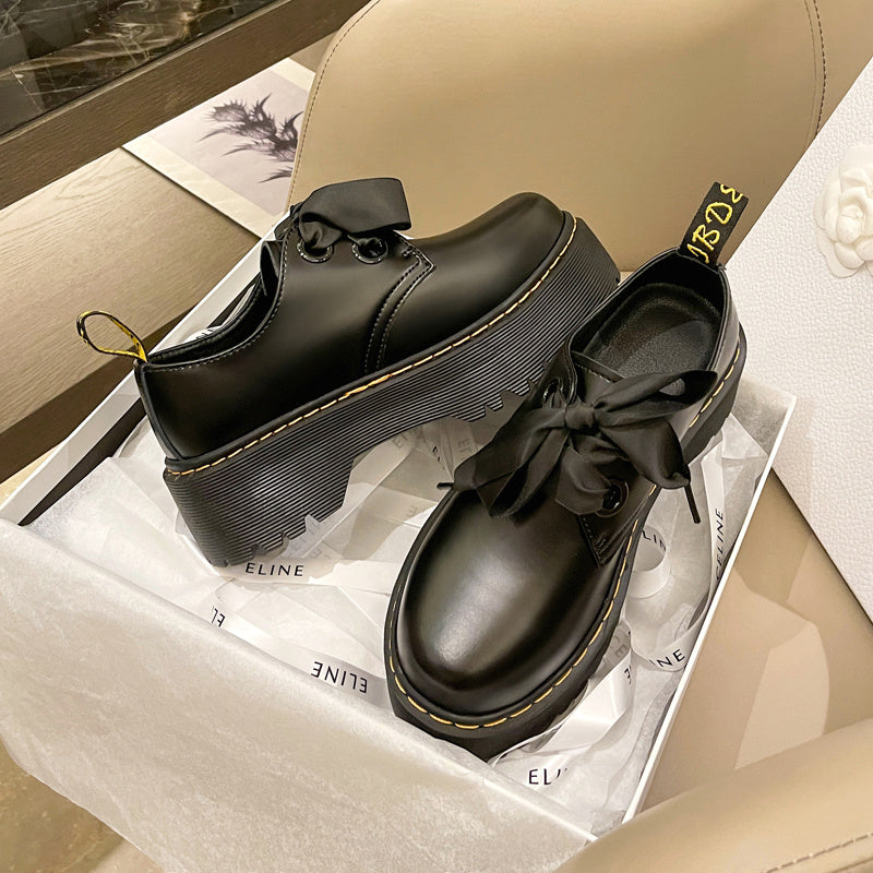Chaussures en cuir à plateforme et ruban pour femmes