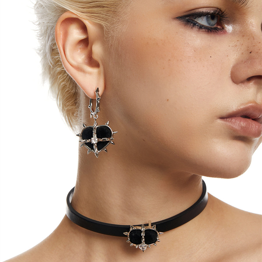 Boucles d'oreilles à pointes en velours femme avec coeurs