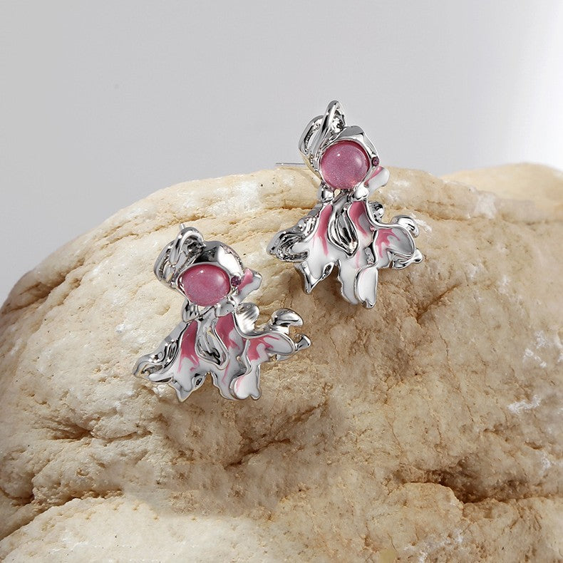 Boucles d'oreilles poisson rouge plissées de haute qualité