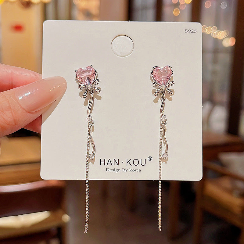 Boucles d'oreilles en argent sterling avec aiguille en zircon long et mignon avec pompon en forme de cœur
