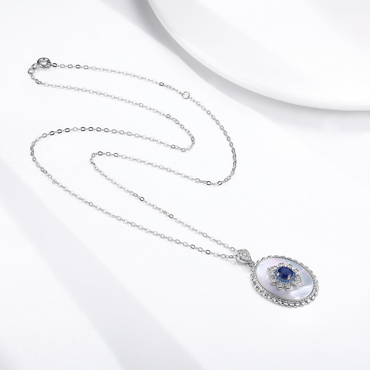 Collier pendentif en argent sterling incrusté de saphir naturel de luxe léger