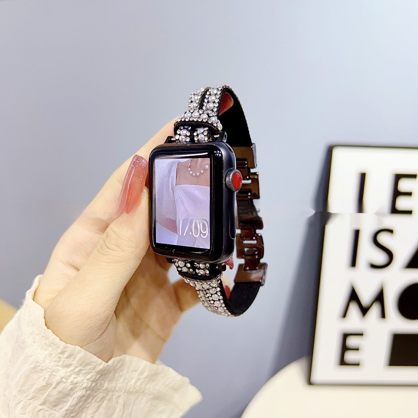 Bracelet en métal avec chaîne de perles et petite taille