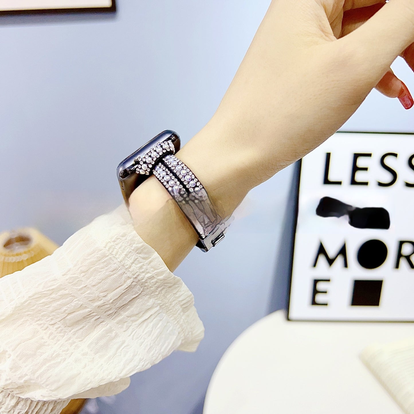 Bracelet en métal avec chaîne de perles et petite taille