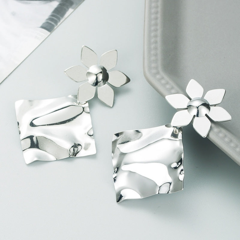 Boucles d'oreilles minoritaires capricieuses plaquées or géométriques cool