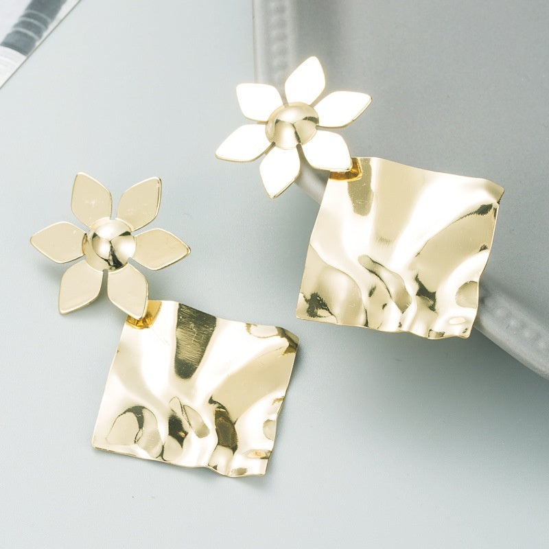 Boucles d'oreilles minoritaires capricieuses plaquées or géométriques cool
