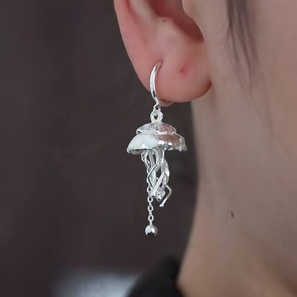 Pendientes con borlas de medusa Clip para oreja no perforante