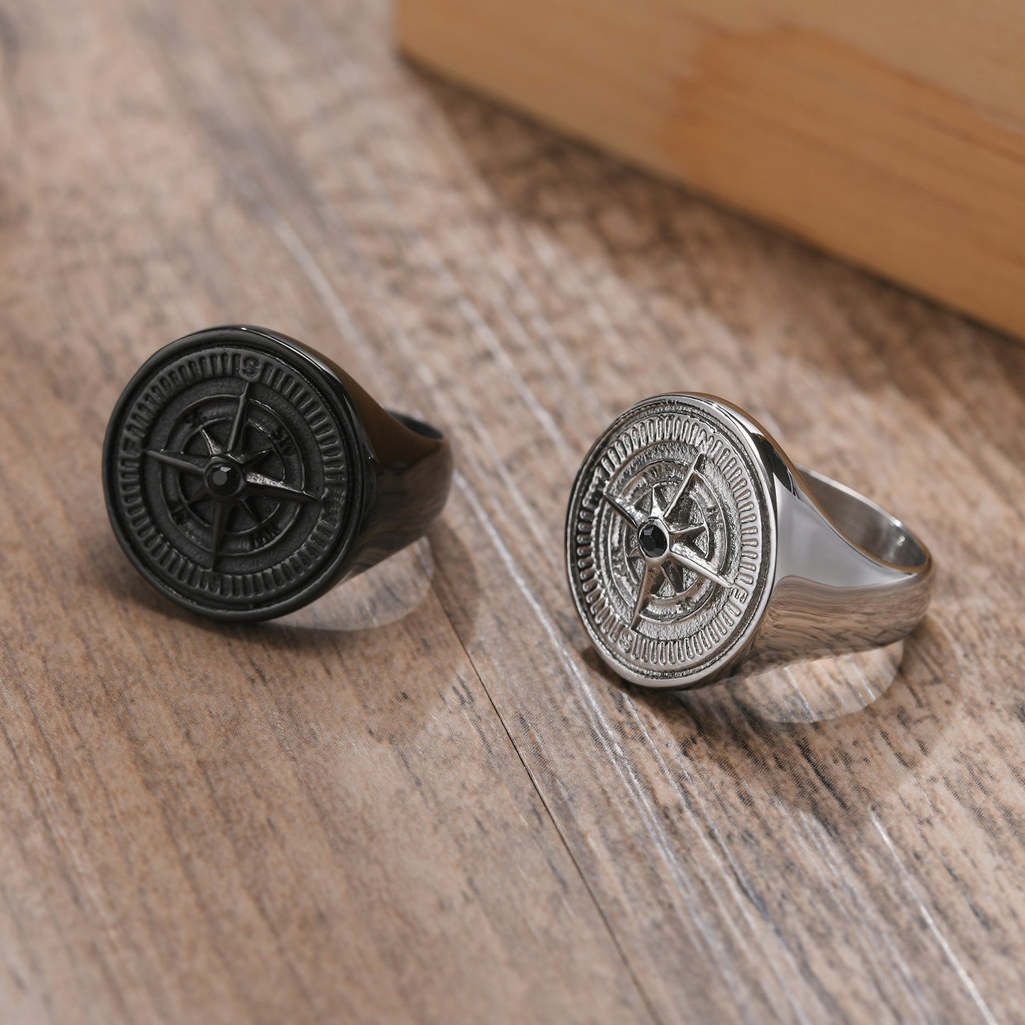Anillo de fundición de brújula redonda elegante de acero inoxidable negro para hombres