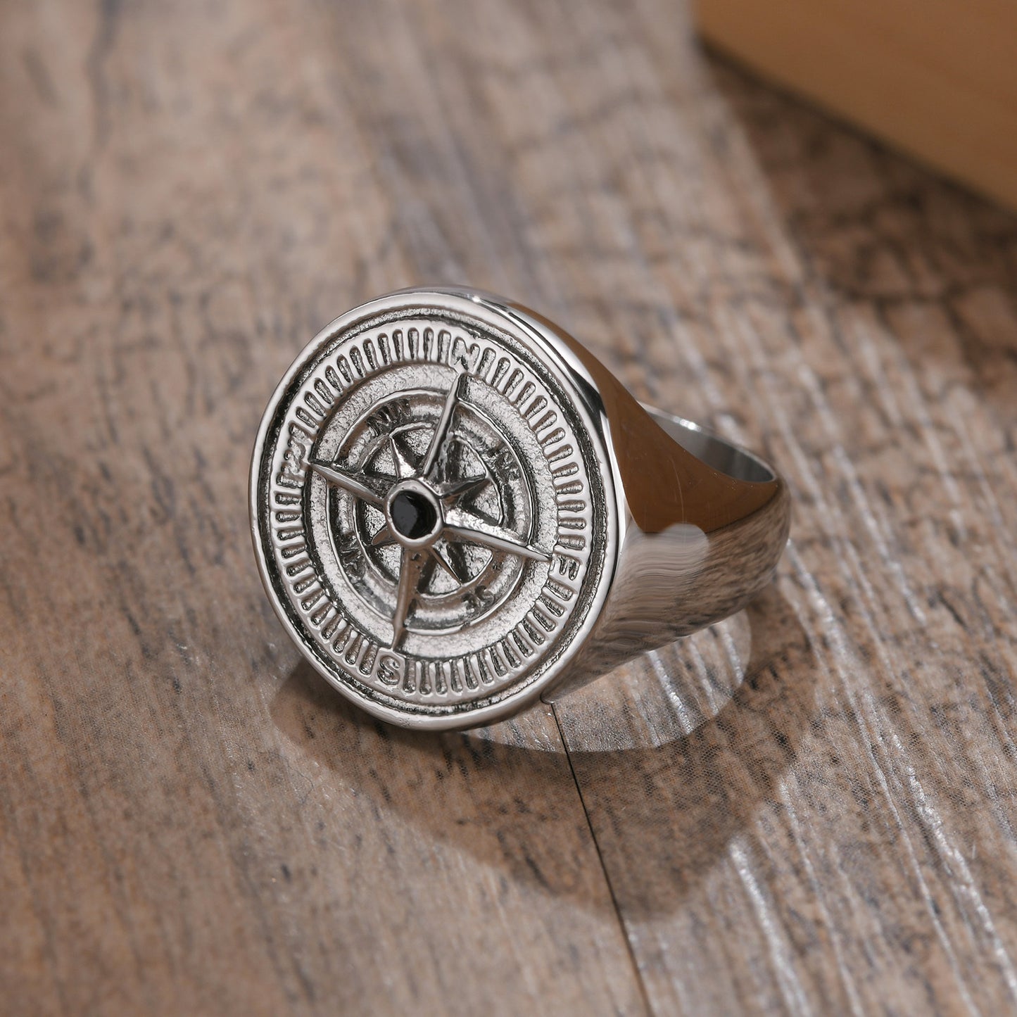 Anillo de fundición de brújula redonda elegante de acero inoxidable negro para hombres