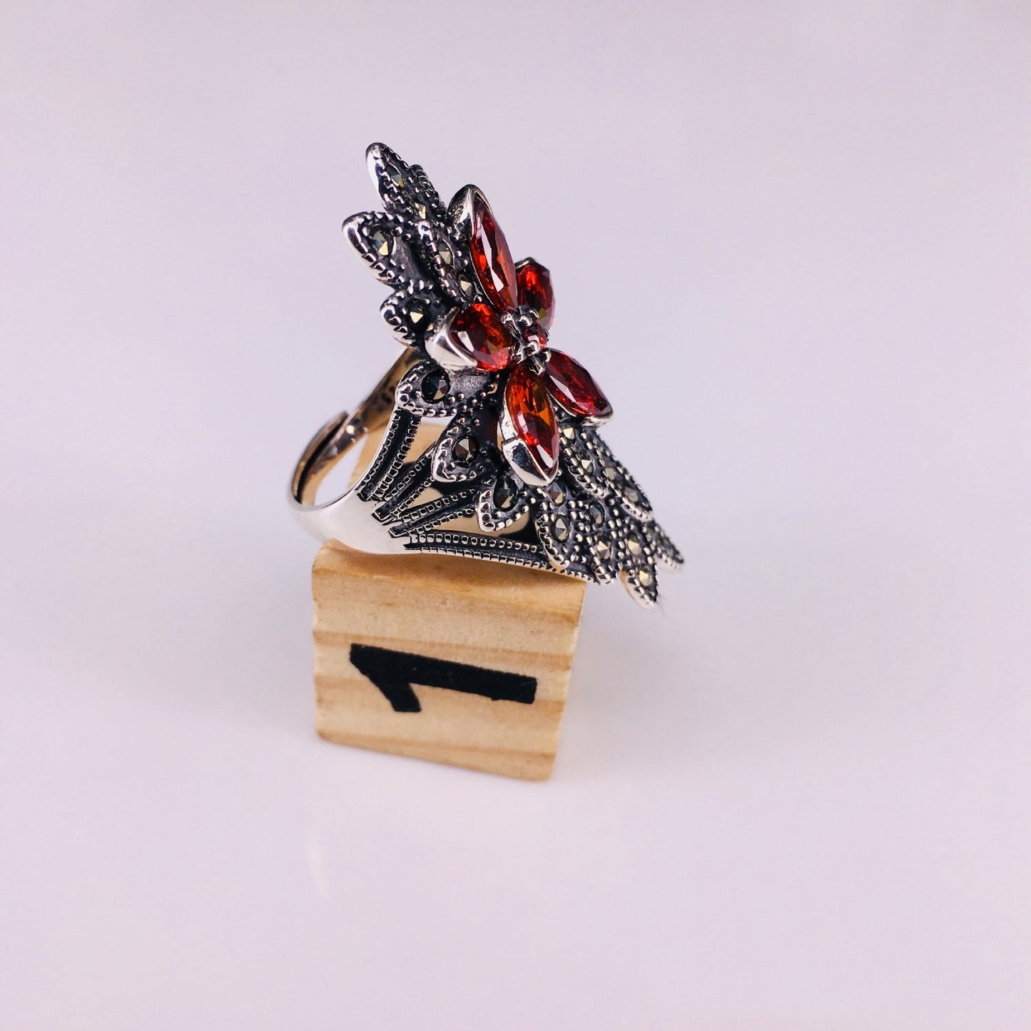 Anillo de circonio abierto rojo con incrustaciones para mujer exagerado