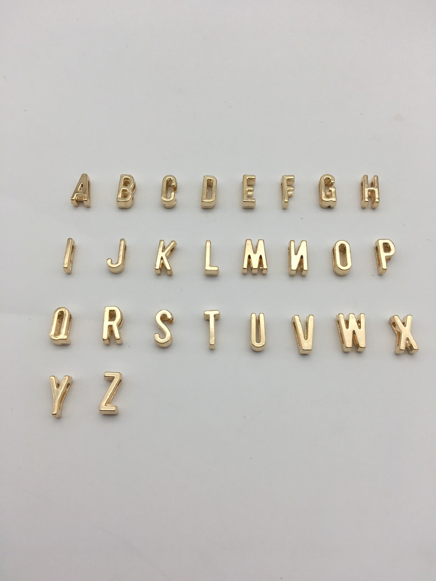 Collar minimalista con letras y corazón de melocotón de doble capa