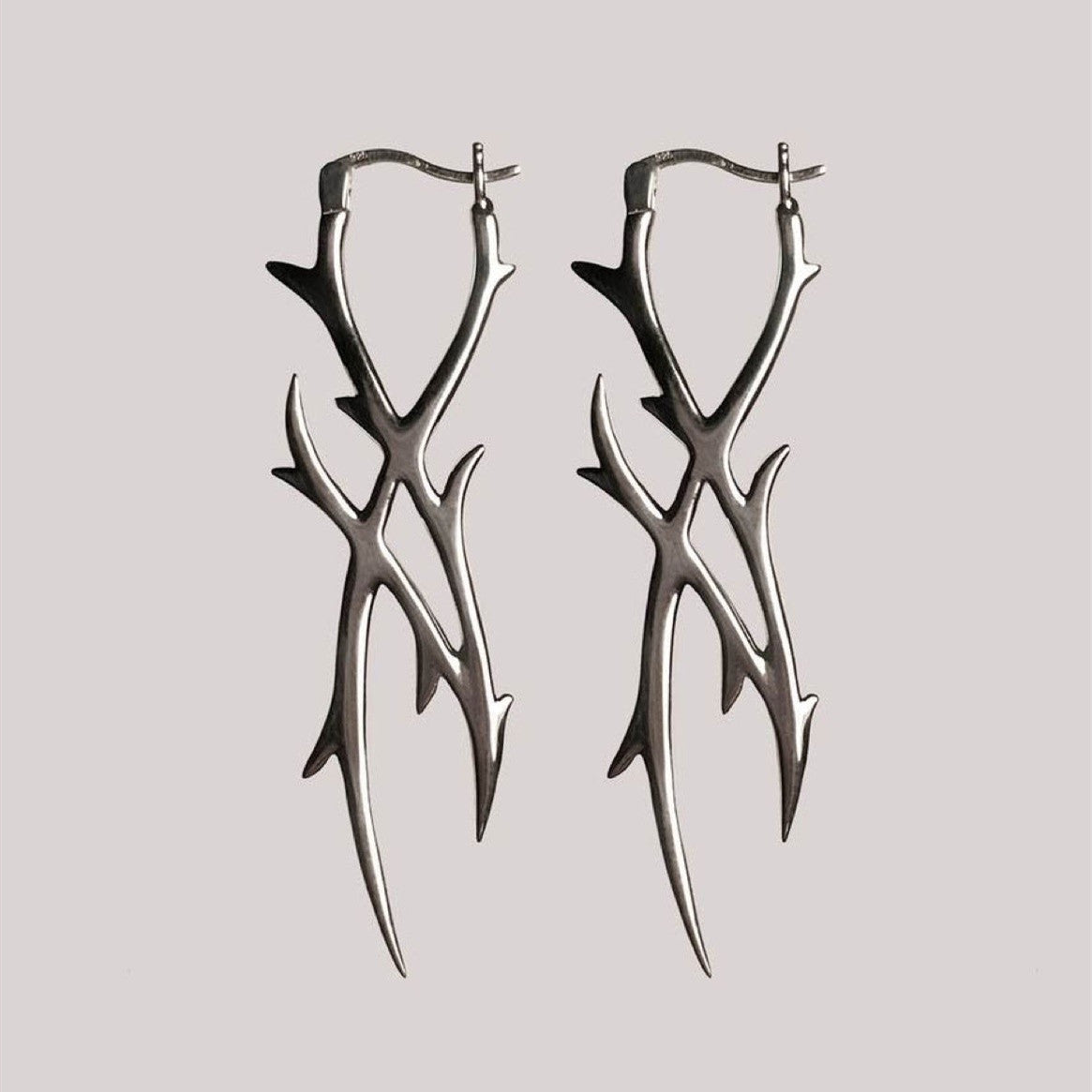 Boucles d'oreilles fluides creuses sans perforation, conception d'intérêt particulier