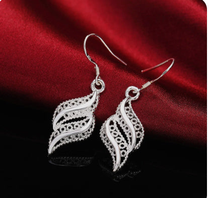 Boucles d'oreilles géométriques creuses et douces pour femmes