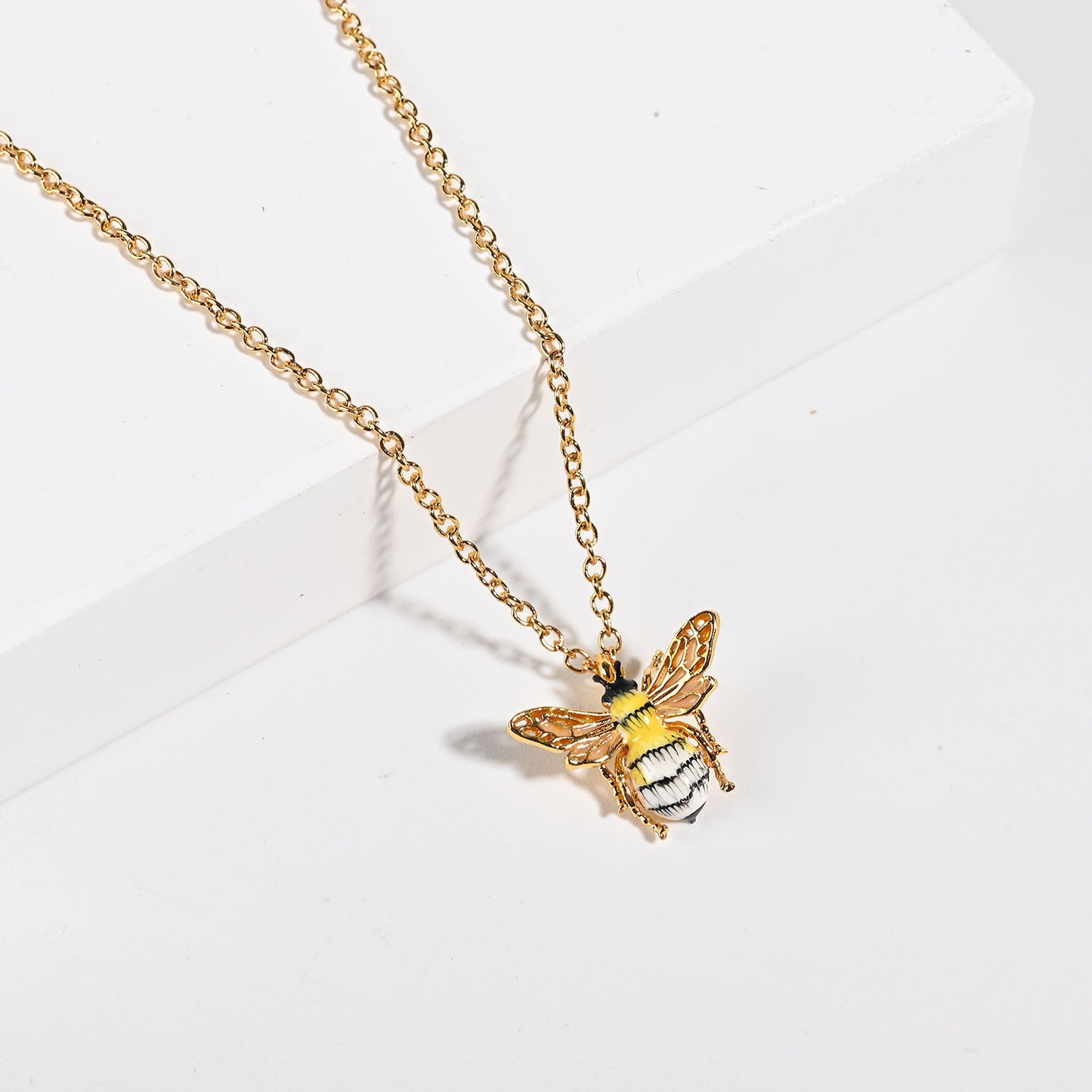 Collier de petites abeilles à fleurs mignonnes