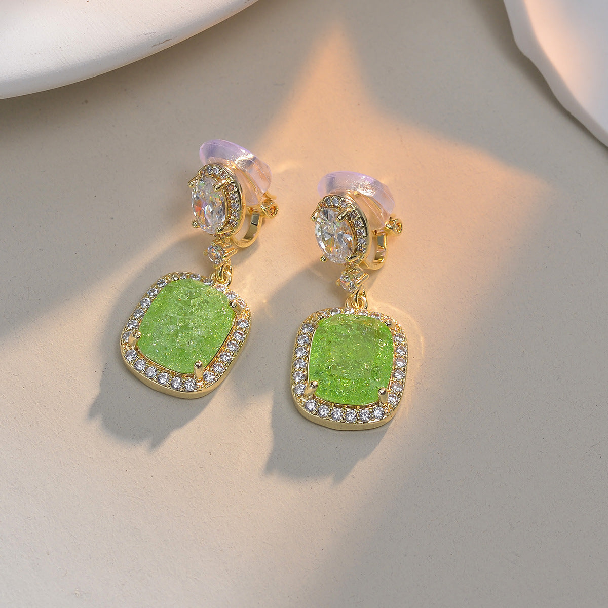 Boucles d'oreilles en zirconium olive rétro élégantes pour femmes