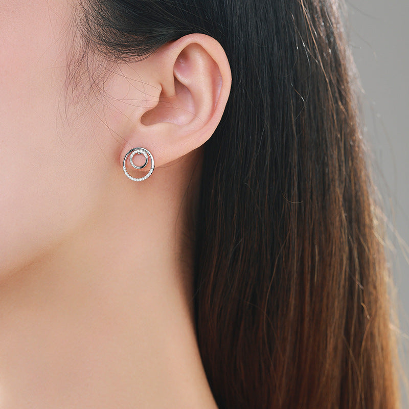Boucles d'oreilles rondes élégantes en micro strass pour femmes