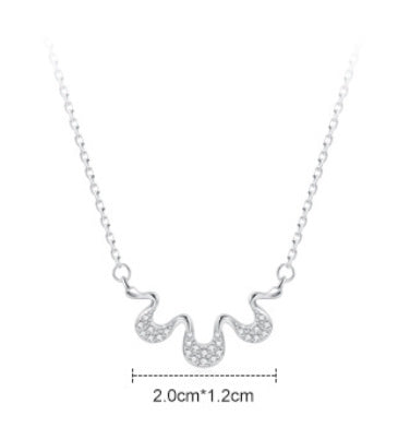 Collier pendentif géométrique micro diamant femme