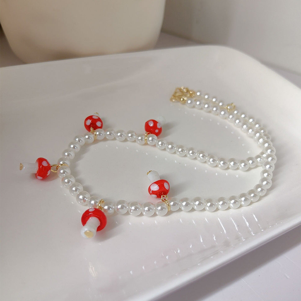 Collier pendentif champignon glacé rouge