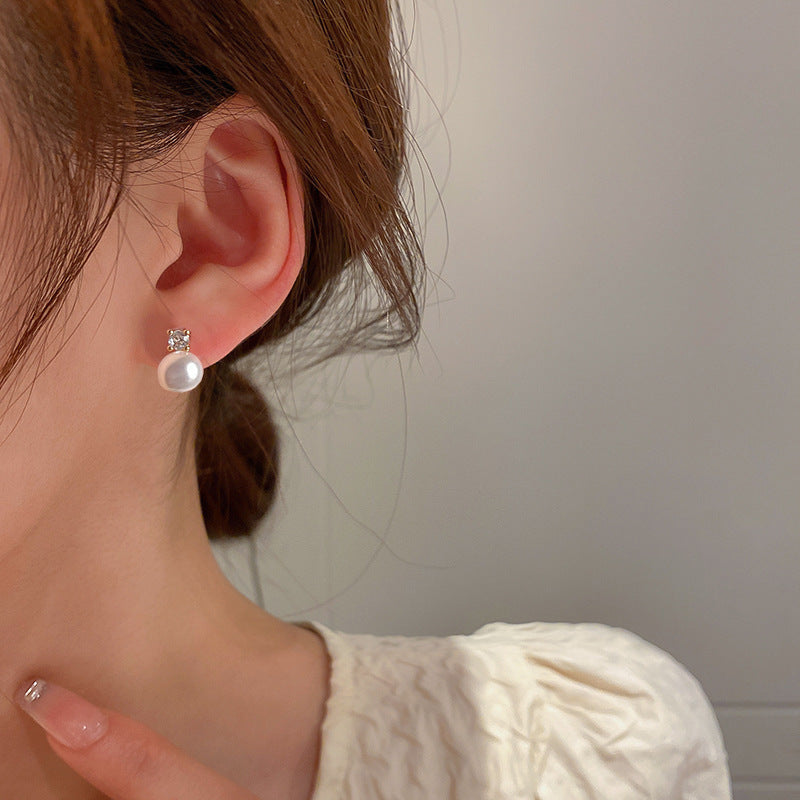 Pendientes de estilo de lujo asequibles, sencillos, fáciles de combinar, con microincrustaciones de circonita, perlas de agua dulce, plata 925, chapado en aguja de 14k