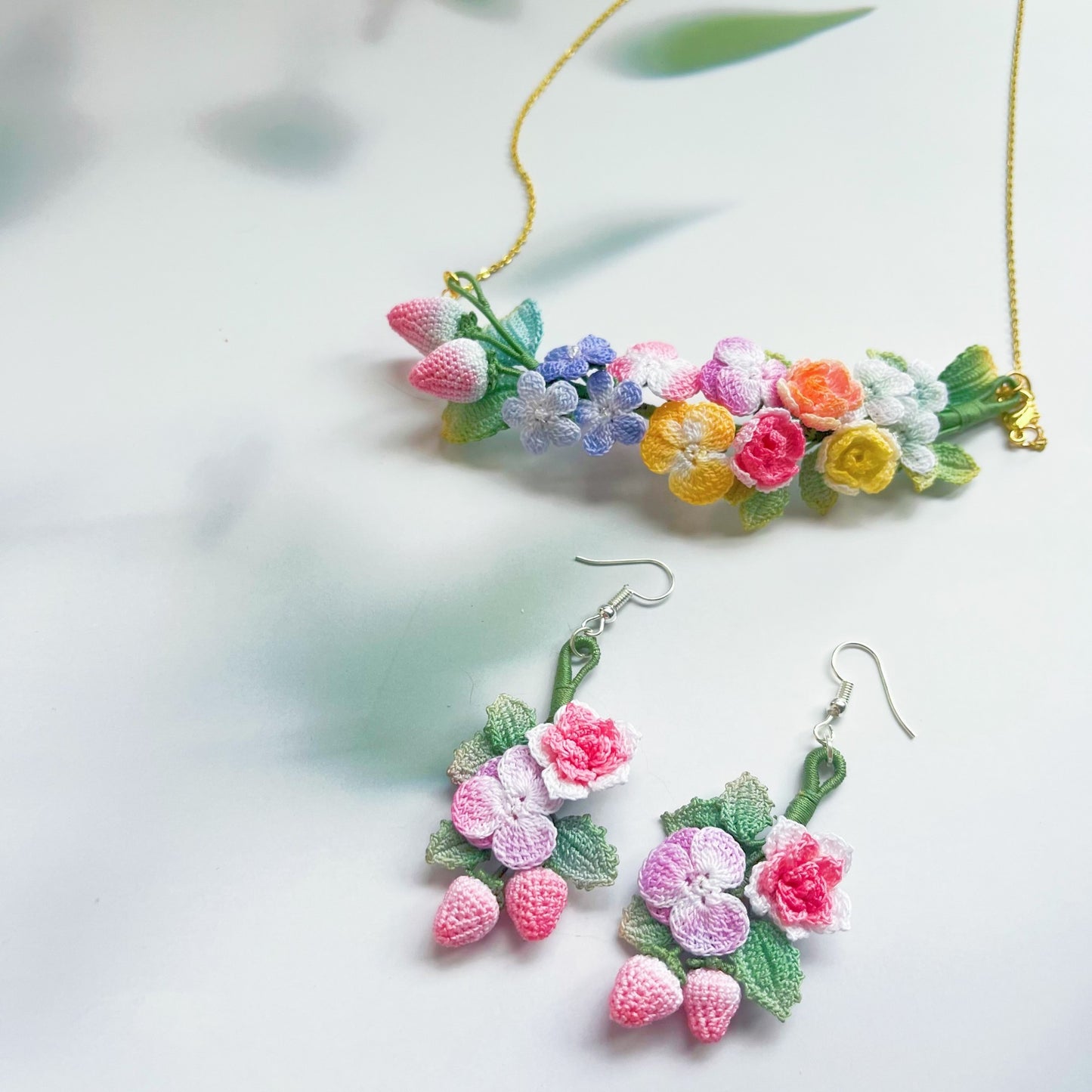 Collier de bouquet fini tissé à la main