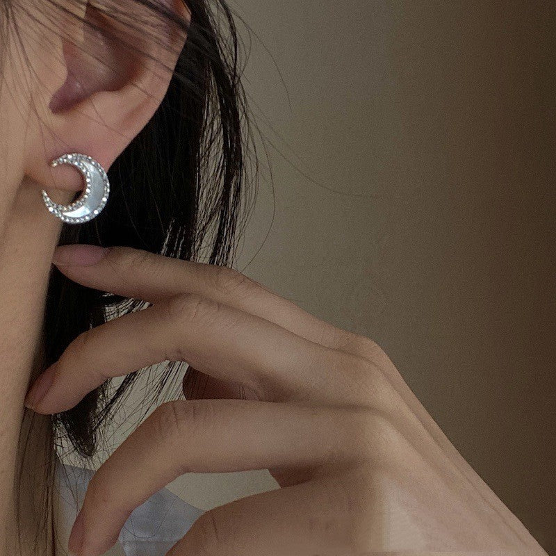 Aretes con forma de concha de diamantes y mar de luna para mujer