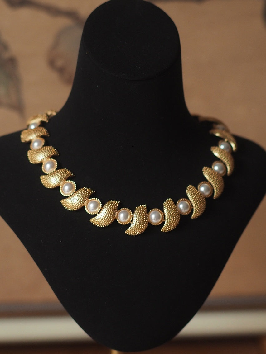 European And American Ancient Vintage Necklace
