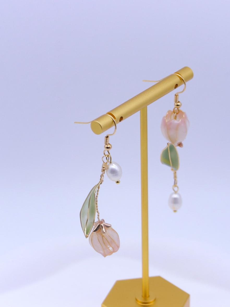 Boucles d'oreilles à tige en forme de fleur vintage tulipe, design d'intérêt particulier