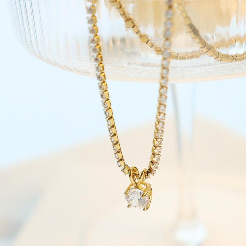 Nouveau Collier en acier titane Zircon plein de diamants minoritaires de luxe léger