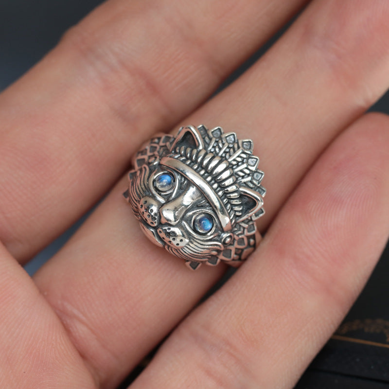 Anillo vintage con gato indio y piedra lunar para hombre