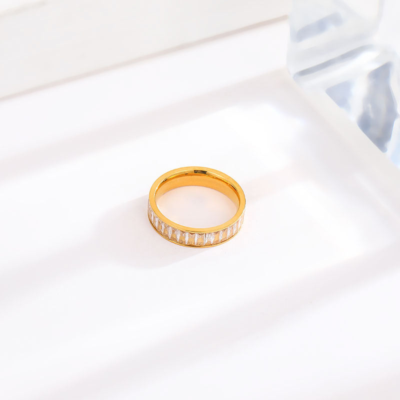 Bague en acier titane strass pour femme