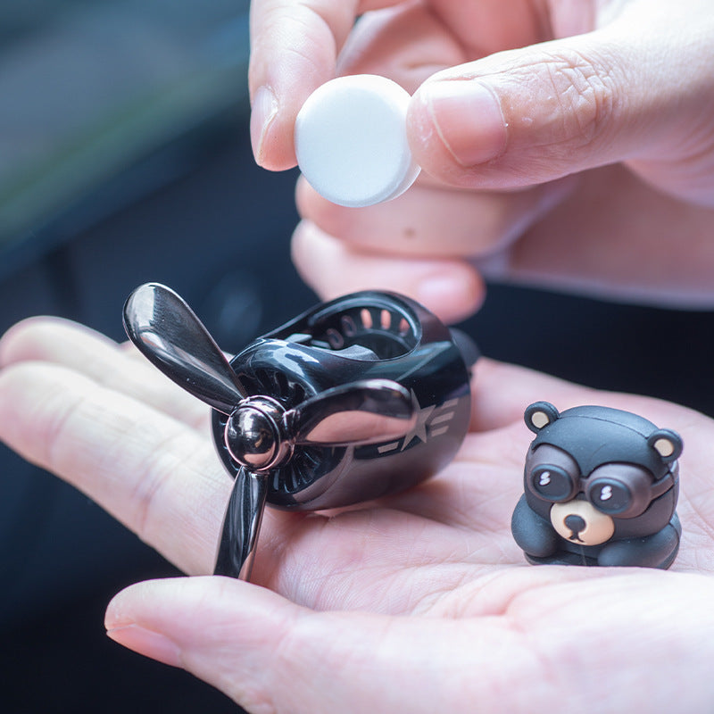 Dessin animé mignon créatif petit ours noir voiture sortie d'air aromathérapie