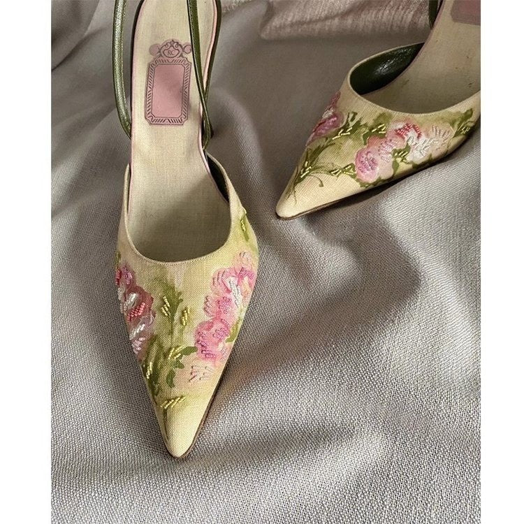 Talons hauts brodés pointus vintage