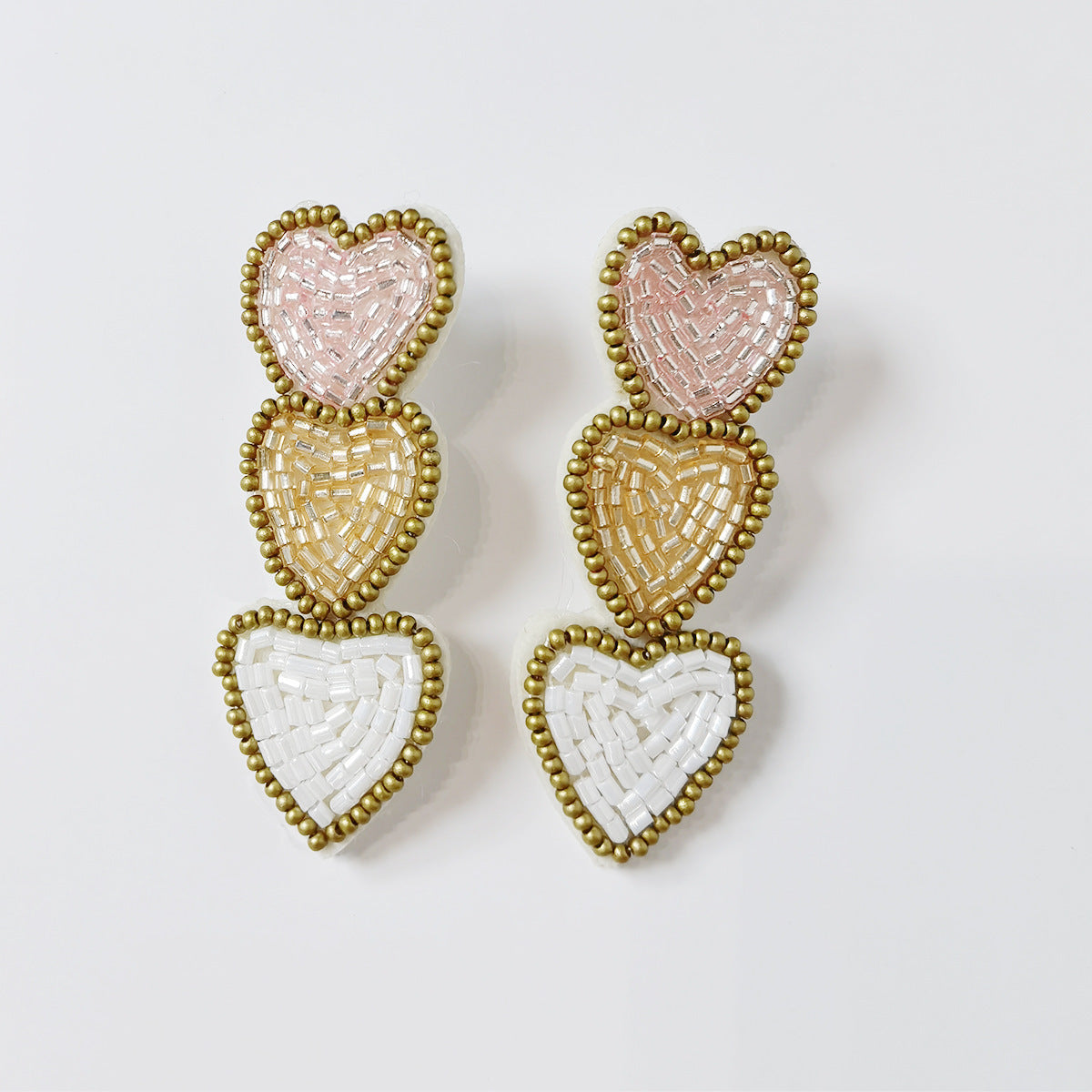 Pendientes artísticos de moda para el día de San Valentín con forma de corazón de tres capas con cuentas hechas a mano de tela de cercanías