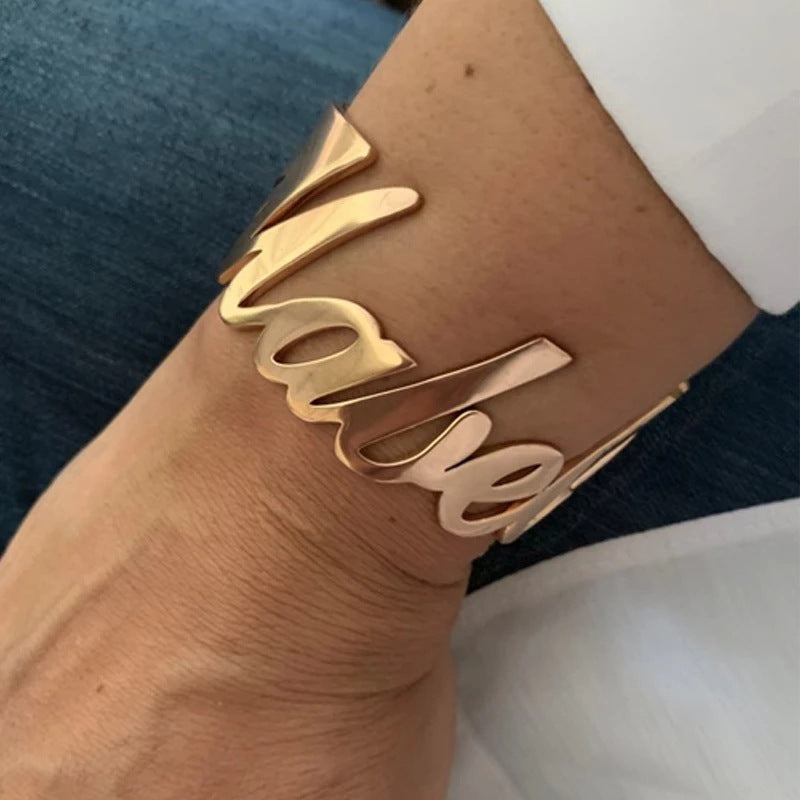 Bracelet de lettre de nom personnalisé en acier inoxydable