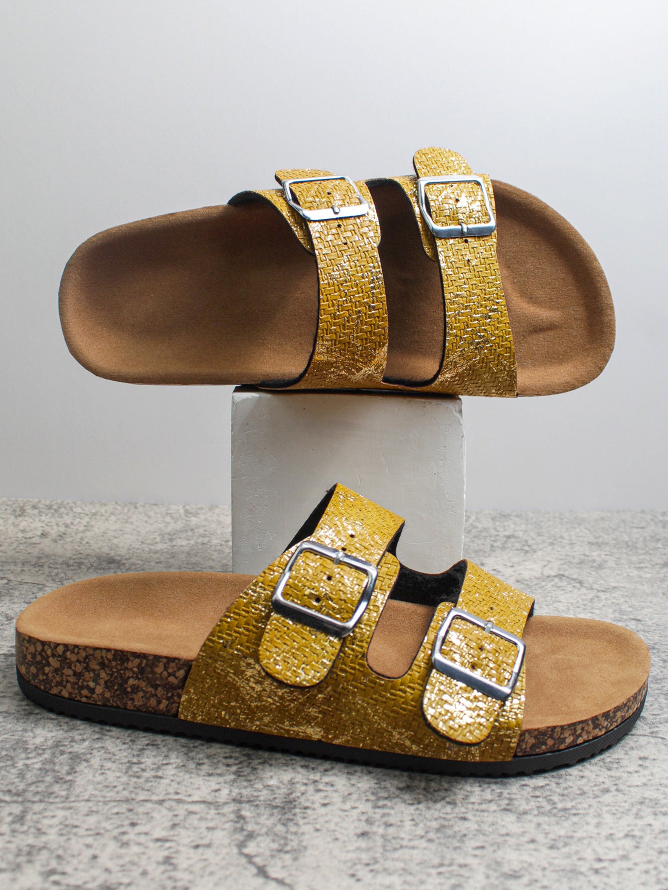 Pantoufles de plage à semelle en liège avec surface en PU