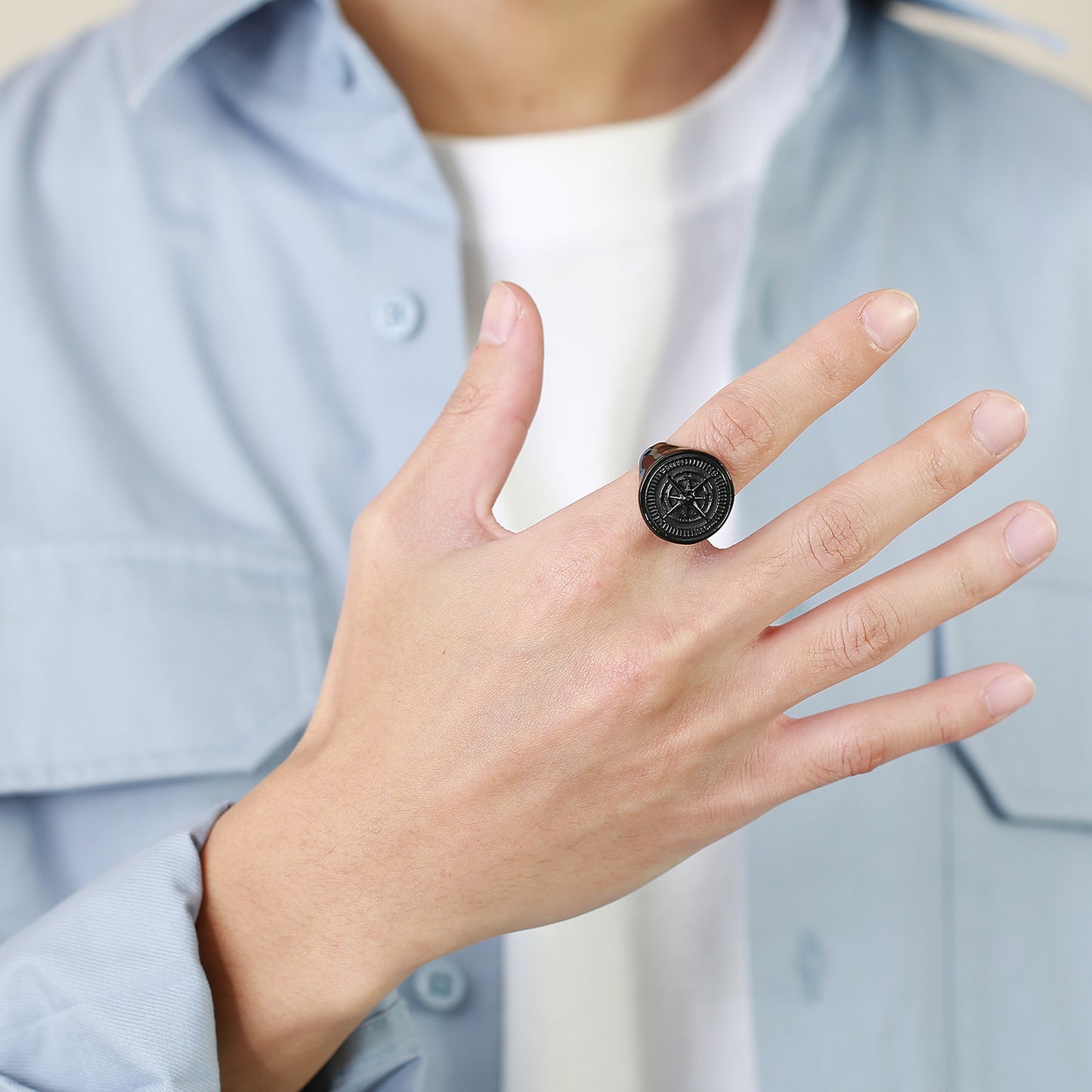 Anillo de fundición de brújula redonda elegante de acero inoxidable negro para hombres