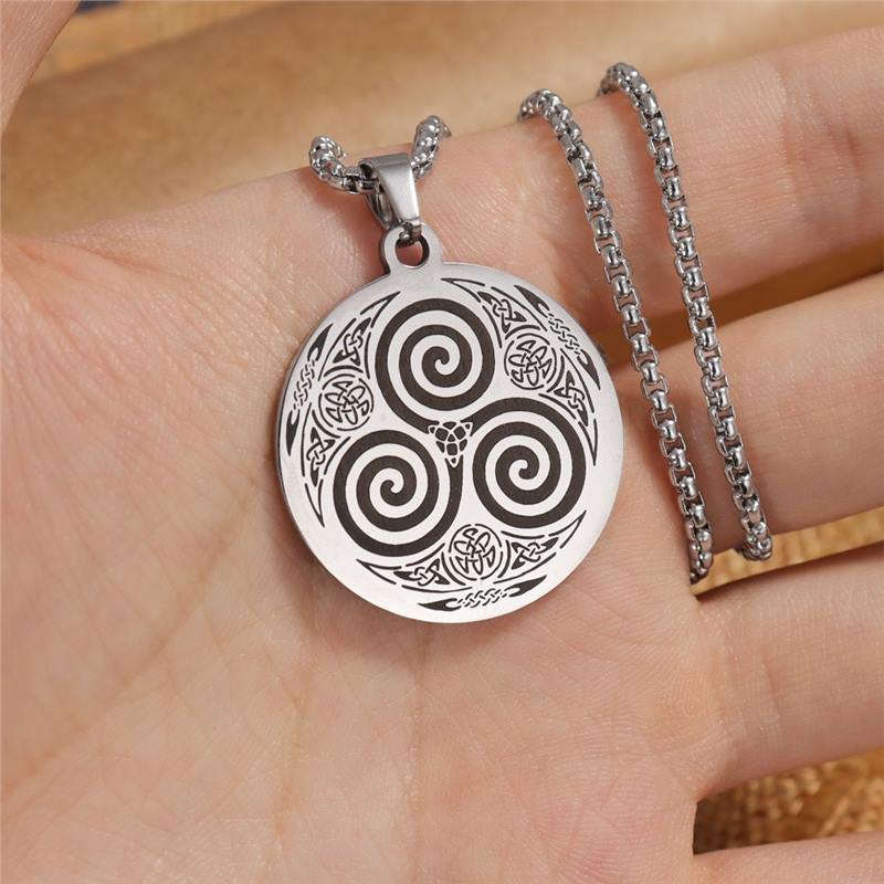 Collar de vórtice vikingo de brujería de acero inoxidable con indicador de plata