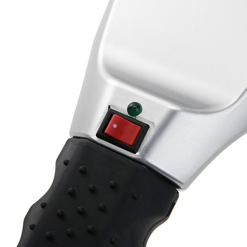 Pelle à neige chauffante pour véhicule