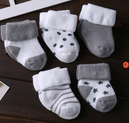 5 pares de calcetines de algodón antideslizantes para bebés, calcetines de muñecos de dibujos animados con campanas, accesorios suaves y bonitos para bebés y niños