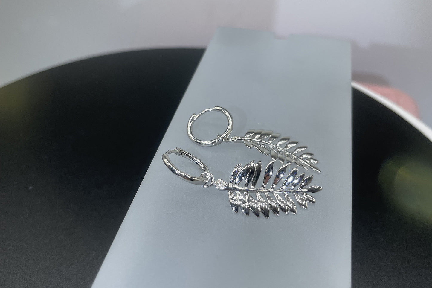 Boucles d'oreilles clips d'oreille en moissanite en argent sterling 925